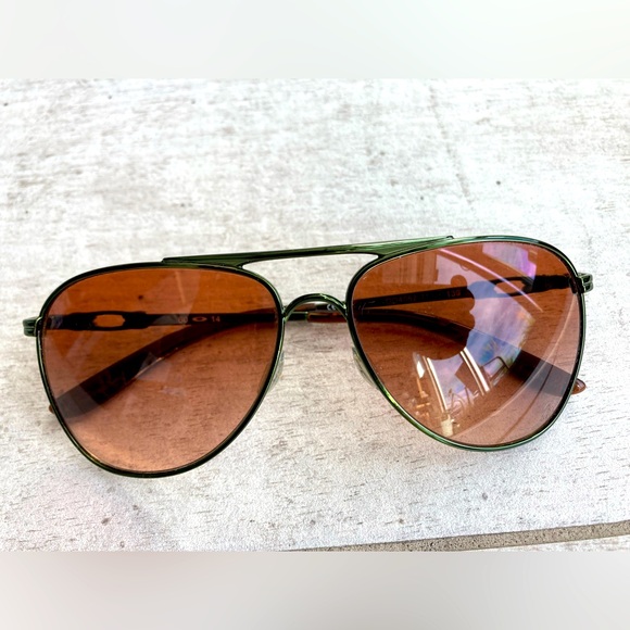 Oakley Green Aviator Sunglasses - Picture 5 of 8